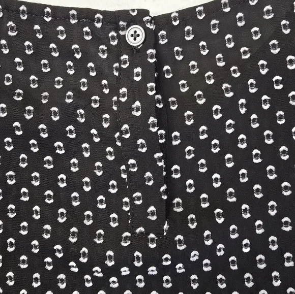 LOFT Blouse Black White Raised Dot 3/4 Sleeve Ruffle Cuffs Officewear M - Picture 7 of 13